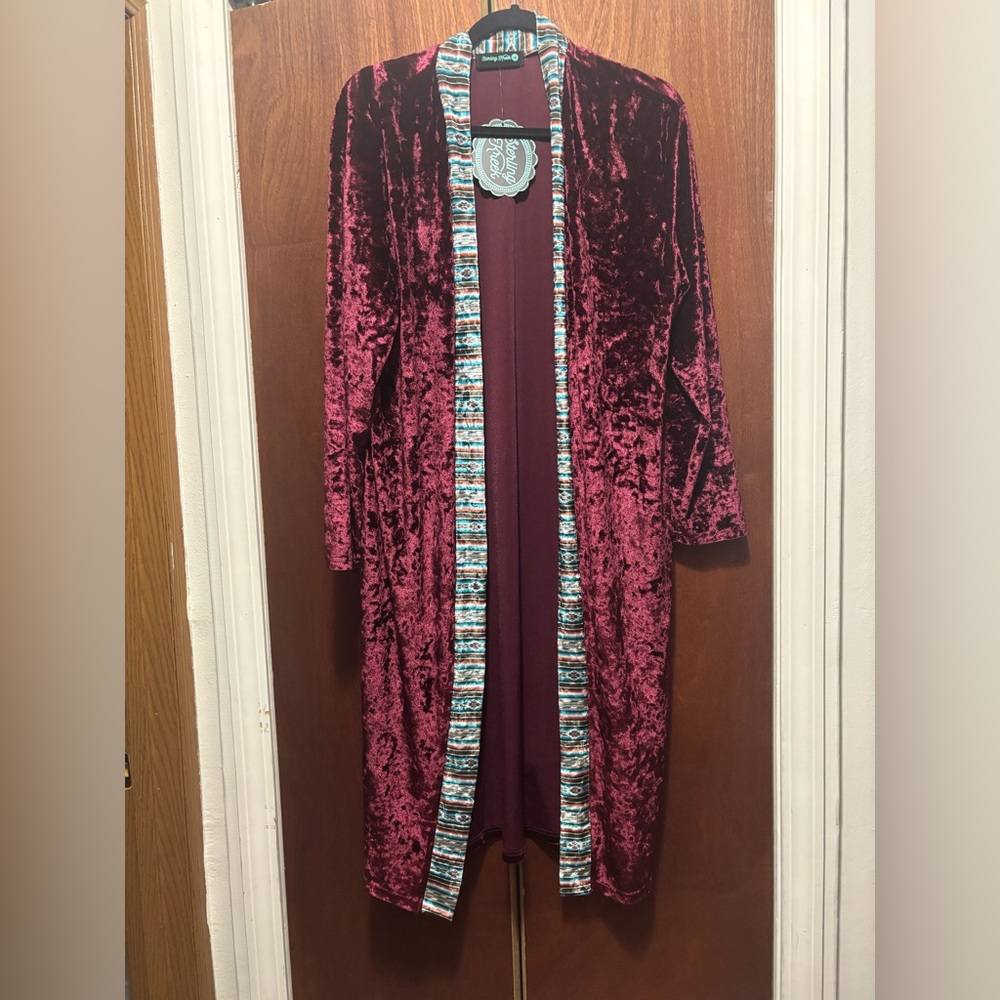 Sterling Kreek Women's Wine and Dine Velvet Duster - Picture 2 of 6